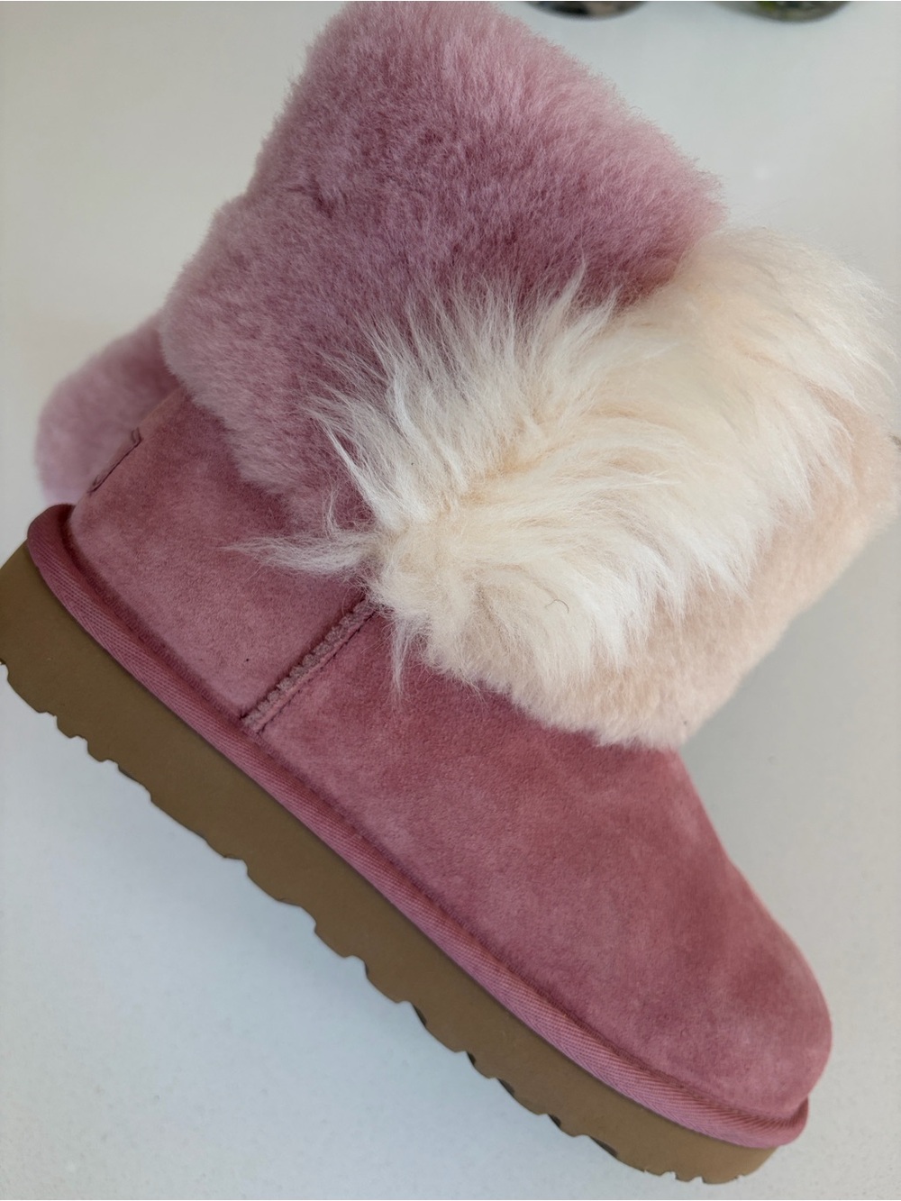 UGG Classic Mini Wisp Sheepskin Cuff Boot - Pink Dawn. Size Women’s 9 🩷
